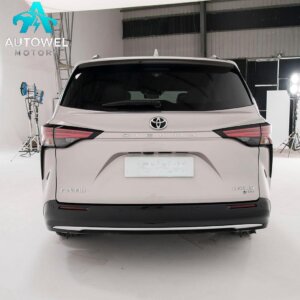GAC Toyota Sienna 2.5L Platinum Edition